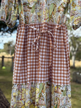 Load image into Gallery viewer, the farm frock sample size xs
