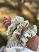 Load image into Gallery viewer, vintage pastel scrunchies
