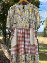 Load image into Gallery viewer, the farm frock sample size xs
