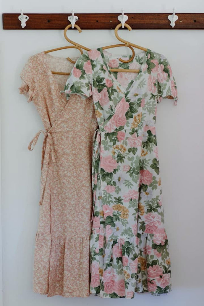 Pippa wrap dress ~ pre loved 🥰 XS/S pink tiny floral