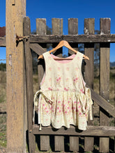 Load image into Gallery viewer, farmhouse smock xs/s
