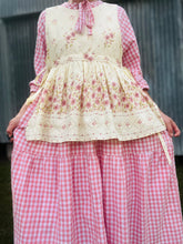 Load image into Gallery viewer, farmhouse smock xs/s
