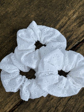Load image into Gallery viewer, White scrunchies
