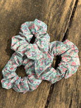 Load image into Gallery viewer, Ditsy Floral Scrunchies
